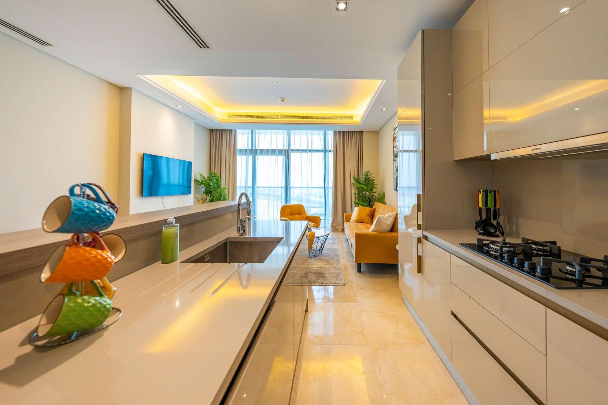 Spacious Beachfront 2 Bedroom Apartment - The 8 Дубай Экстерьер фото